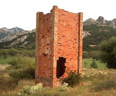 Torre de la Mina Abandonada en Camposolillo